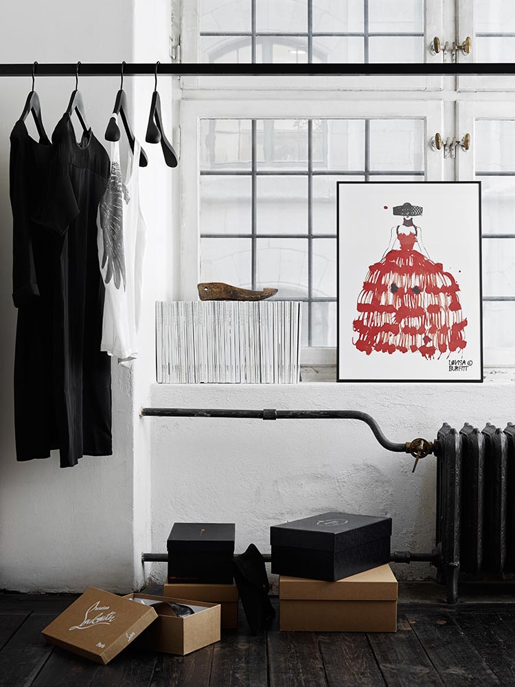 decorating on a budget interior design with black 05